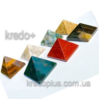 Изделия из минералов - Пирамиды в ассортименте